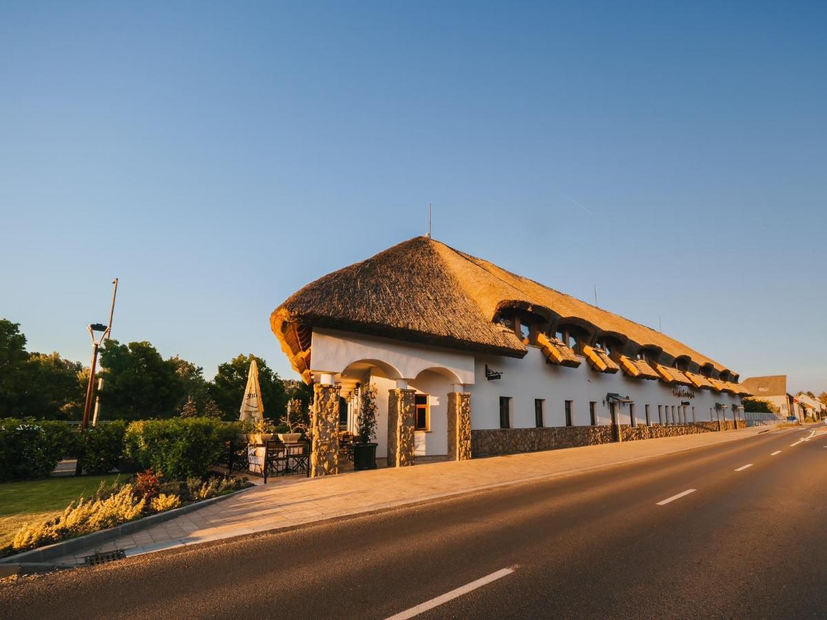 Oereg Halasz Fogado Otel Tát Dış mekan fotoğraf